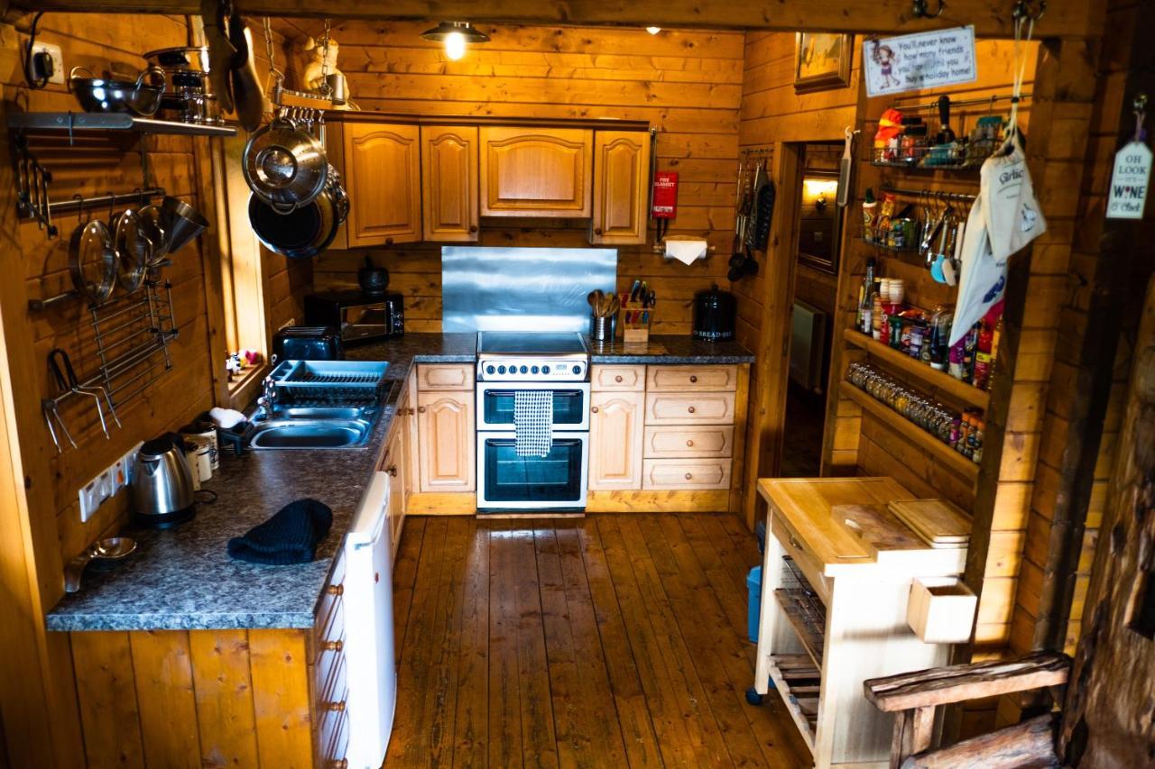 George Cabin - Log Cabin In Wales With Hot Tub ニュータウン エクステリア 写真