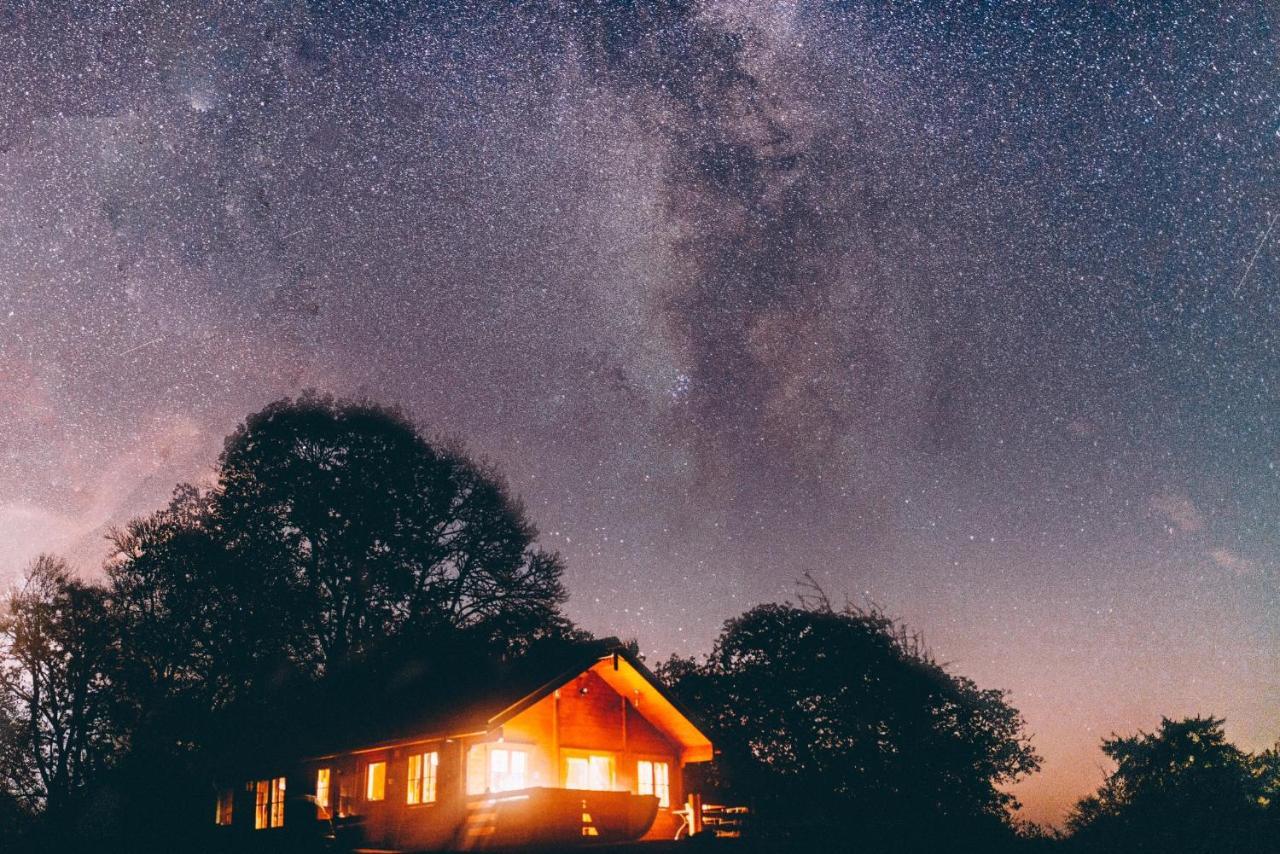 George Cabin - Log Cabin In Wales With Hot Tub ニュータウン エクステリア 写真