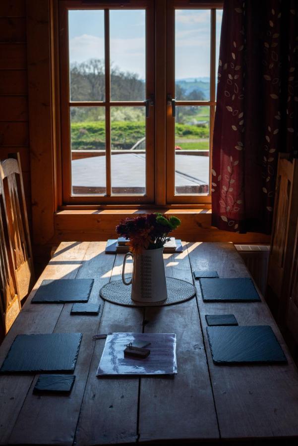 George Cabin - Log Cabin In Wales With Hot Tub ニュータウン エクステリア 写真